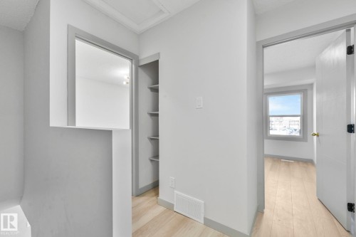 81 Willowdale Place, Edmonton, AB - Indoor Photo Showing Other Room