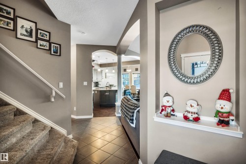 1539 Chapman Way Sw, Edmonton, AB - Indoor Photo Showing Other Room