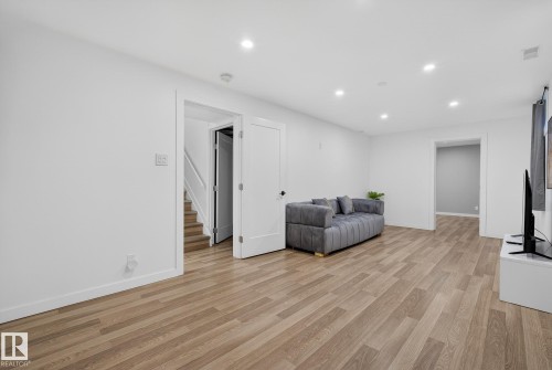 9616 64 Street, Edmonton, AB - Indoor