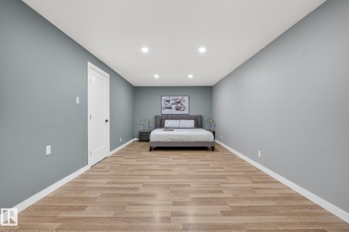 9616 64 Street, Edmonton, AB - Indoor Photo Showing Other Room