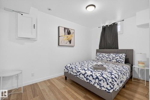 9616 64 Street, Edmonton, AB - Indoor Photo Showing Bedroom
