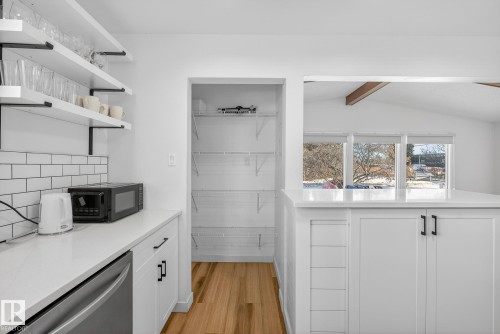 9616 64 Street, Edmonton, AB - Indoor