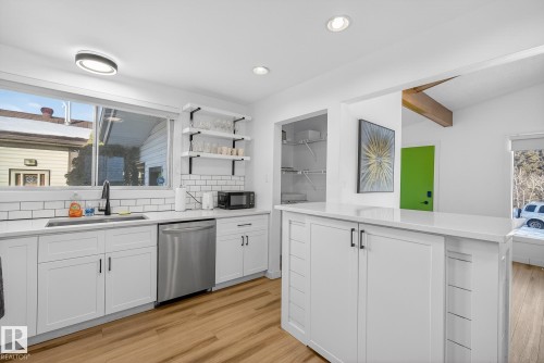 9616 64 Street, Edmonton, AB - Indoor Photo Showing Kitchen