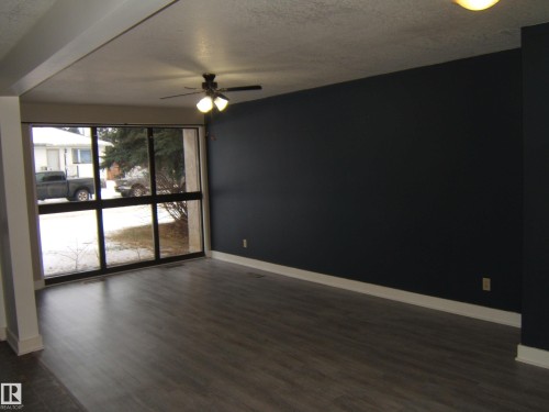 4901 47 Avenue, Myrnam, AB - Indoor Photo Showing Other Room