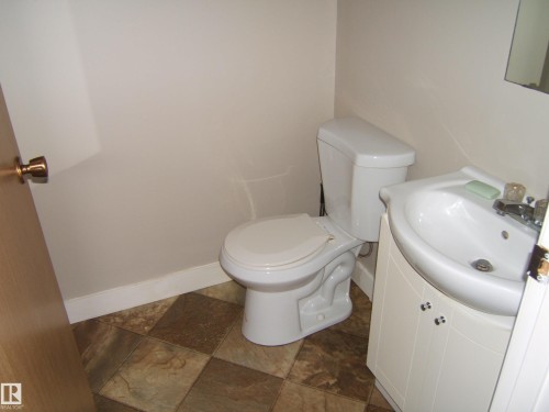 4901 47 Avenue, Myrnam, AB - Indoor Photo Showing Bathroom