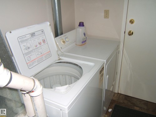 4901 47 Avenue, Myrnam, AB - Indoor Photo Showing Laundry Room