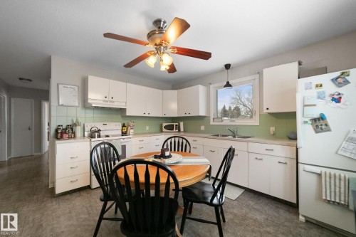 5228 53 Avenue, Viking, AB - Indoor Photo Showing Other Room