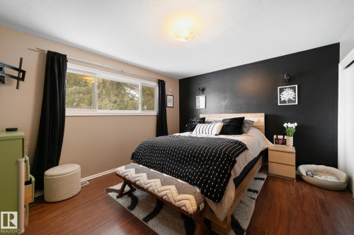 5228 53 Avenue, Viking, AB - Indoor Photo Showing Bedroom