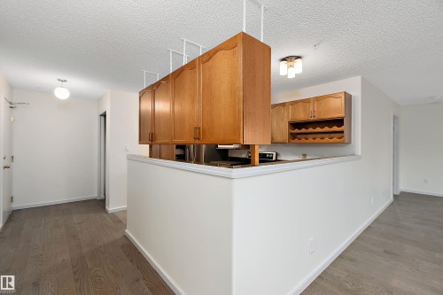 409 10221 111 Street, Edmonton, AB - Indoor Photo Showing Kitchen