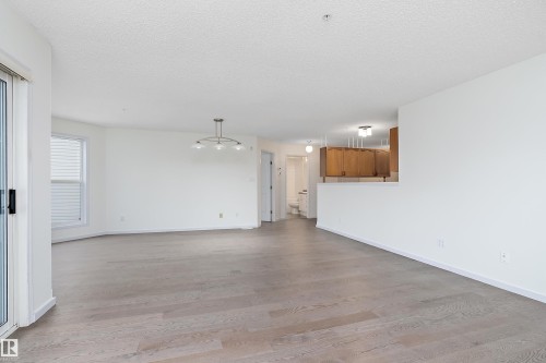 409 10221 111 Street, Edmonton, AB - Indoor