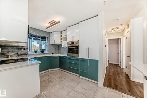 3426 135A Avenue, Edmonton, AB - Indoor Photo Showing Kitchen