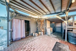 Outdoor Living Area. - 