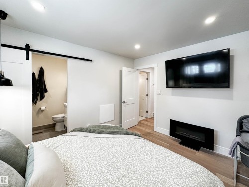 23 Flagstone Crescent, St. Albert, AB - Indoor Photo Showing Bedroom