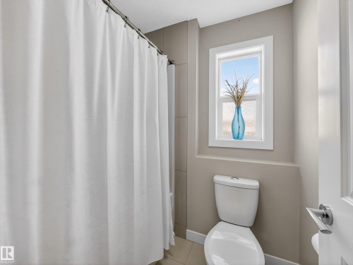9917 162 Street, Edmonton, AB - Indoor Photo Showing Bathroom