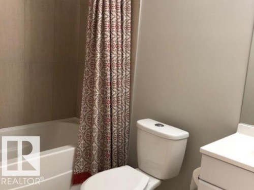 9917 162 Street, Edmonton, AB - Indoor Photo Showing Bathroom