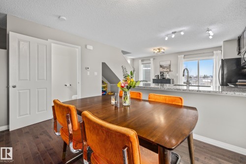 18 1140 Chappelle Boulevard, Edmonton, AB - Indoor Photo Showing Dining Room
