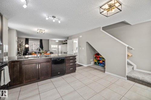 18 1140 Chappelle Boulevard, Edmonton, AB - Indoor