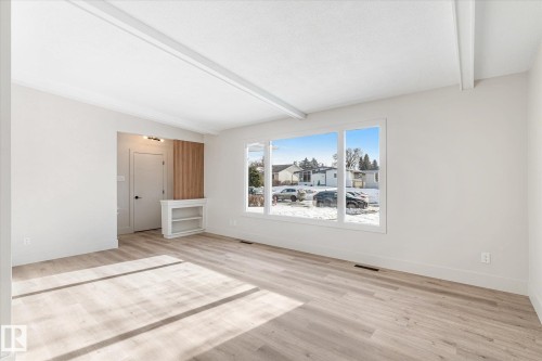 5504 94A Avenue, Edmonton, AB - Indoor