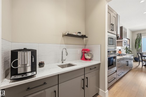 4605 Knight Point(E), Edmonton, AB - Indoor Photo Showing Kitchen