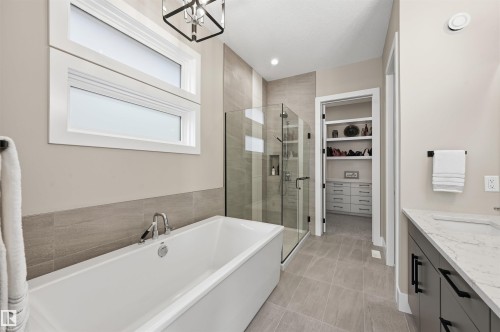 4605 Knight Point(E), Edmonton, AB - Indoor Photo Showing Bathroom