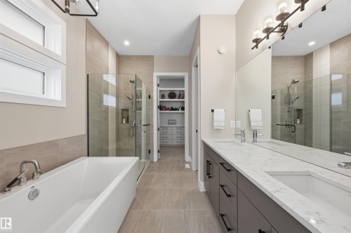 4605 Knight Point(E), Edmonton, AB - Indoor Photo Showing Bathroom