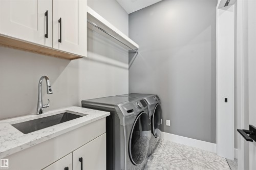 4605 Knight Point(E), Edmonton, AB - Indoor Photo Showing Laundry Room