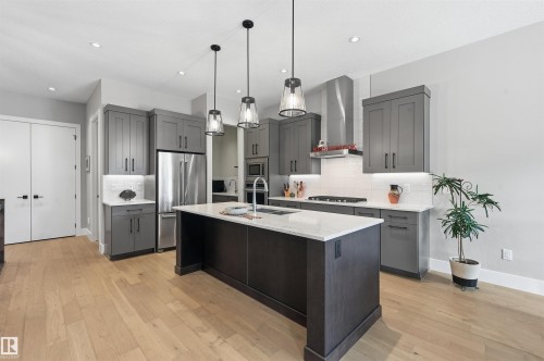 4605 Knight Point(E), Edmonton, AB - Indoor Photo Showing Kitchen With Upgraded Kitchen