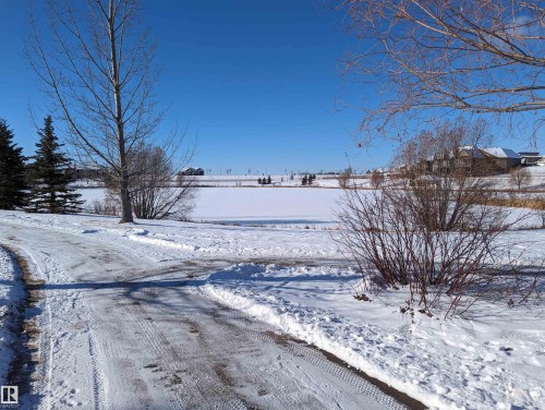 1077 Genesis Lake Boulevard, Stony Plain, AB 