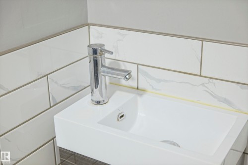 5226 43 Street, Barrhead, AB - Indoor