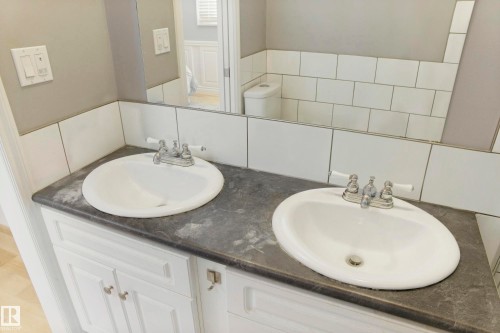 5226 43 Street, Barrhead, AB - Indoor Photo Showing Bathroom