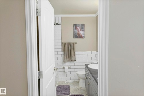 5226 43 Street, Barrhead, AB - Indoor Photo Showing Bathroom