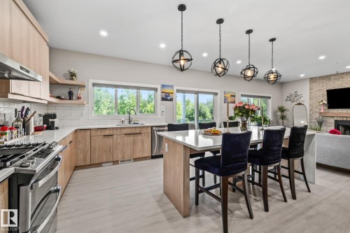 5225 55 55St, Wabamun, AB - Indoor Photo Showing Kitchen With Upgraded Kitchen