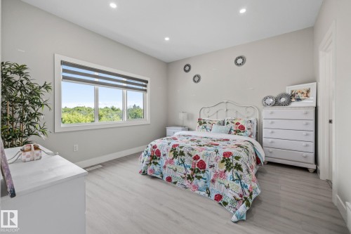 5225 55 55St, Wabamun, AB - Indoor Photo Showing Bedroom