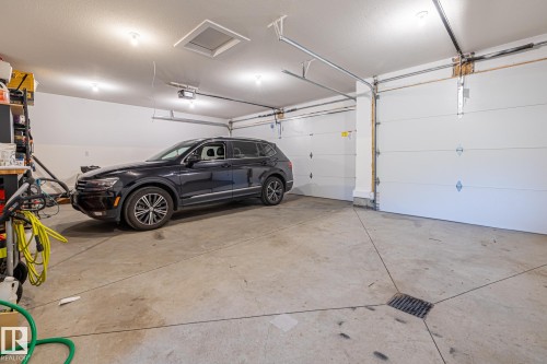 5225 55 55St, Wabamun, AB - Indoor Photo Showing Garage