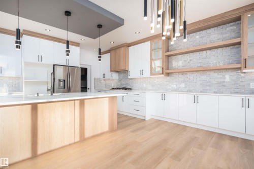 165 Edgewater Cir, Leduc, AB - Indoor Photo Showing Kitchen With Upgraded Kitchen