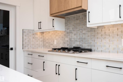 165 Edgewater Cir, Leduc, AB - Indoor Photo Showing Kitchen
