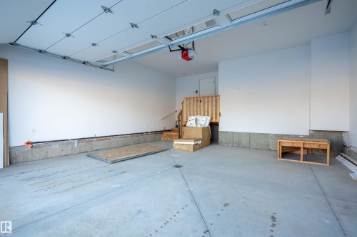 165 Edgewater Cir, Leduc, AB - Indoor Photo Showing Garage