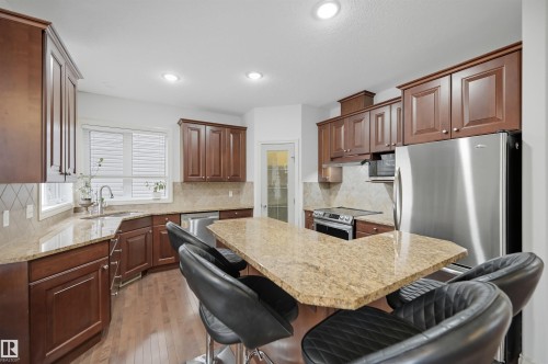 3411 Macneil Link, Edmonton, AB - Indoor Photo Showing Kitchen With Upgraded Kitchen