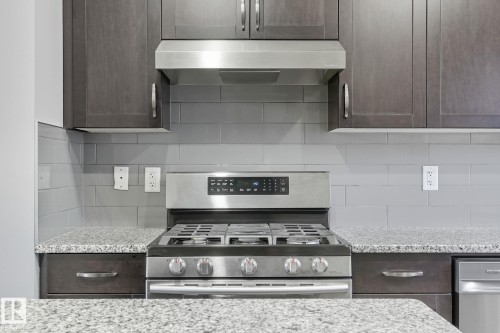 1565 33A Street, Edmonton, AB - Indoor Photo Showing Kitchen With Upgraded Kitchen