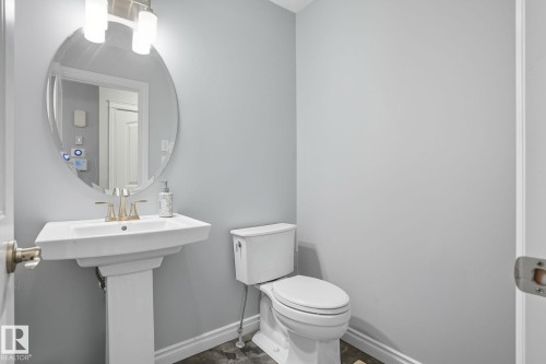 1565 33A Street, Edmonton, AB - Indoor Photo Showing Bathroom
