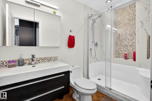 401 10504 99 Avenue, Edmonton, AB - Indoor Photo Showing Bathroom