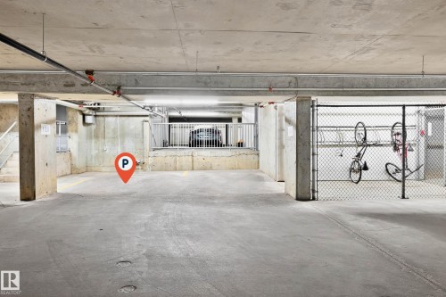 401 10504 99 Avenue, Edmonton, AB - Indoor Photo Showing Garage