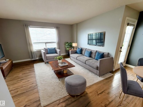 14005 158A Avenue, Edmonton, AB - Indoor Photo Showing Living Room