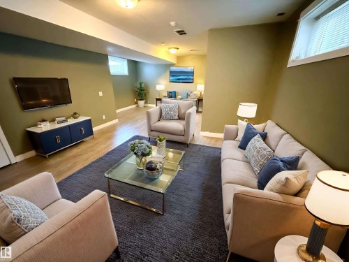 14005 158A Avenue, Edmonton, AB - Indoor Photo Showing Living Room