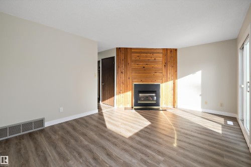 3127 139 Avenue, Edmonton, AB - Indoor Photo Showing Living Room With Fireplace