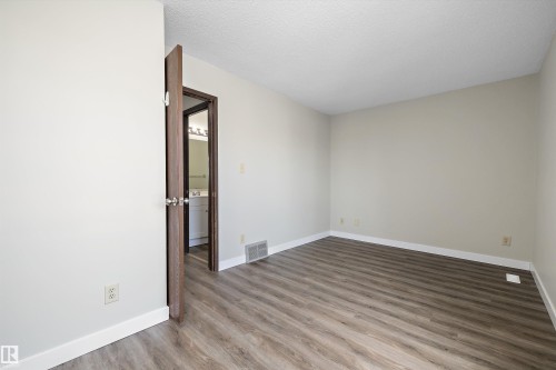 3127 139 Avenue, Edmonton, AB - Indoor Photo Showing Other Room