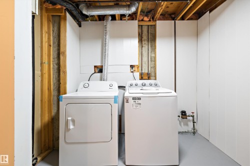 3127 139 Avenue, Edmonton, AB - Indoor Photo Showing Laundry Room