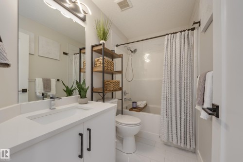 205 Caledonia Drive, Leduc, AB - Indoor Photo Showing Bathroom