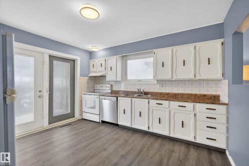 13116 63 Street, Edmonton, AB - Indoor Photo Showing Kitchen