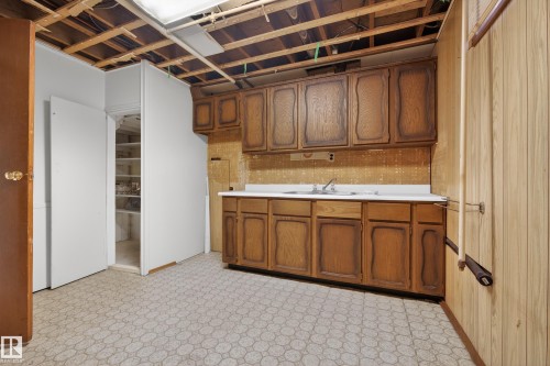 13116 63 Street, Edmonton, AB - Indoor